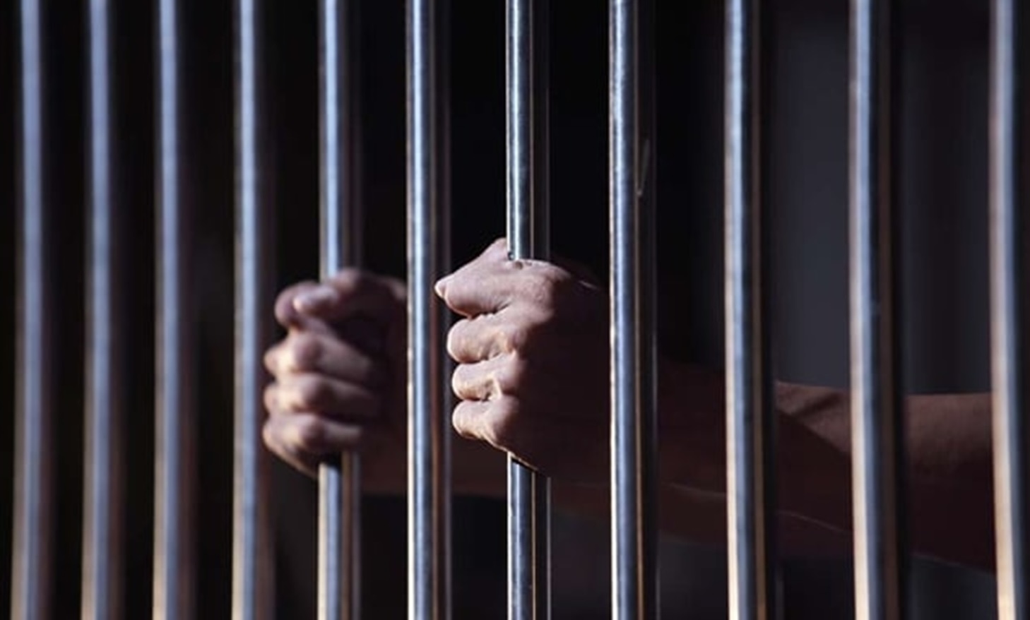 এক মাদকসেবীকে ভ্রাম্যমান আদালতে ০৬ মাসের কারাদন্ড